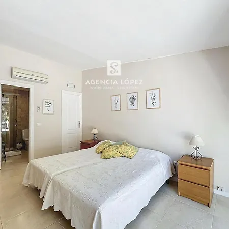 Διαμέρισμα Oasis Beach Εστεπόνα