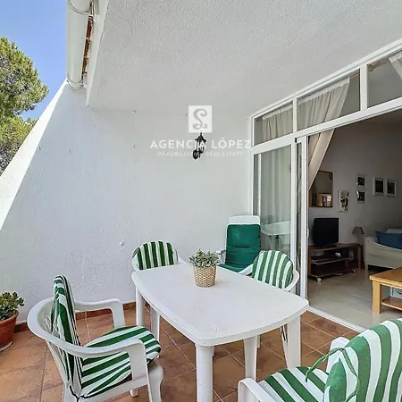 Διαμέρισμα Oasis Beach Εστεπόνα